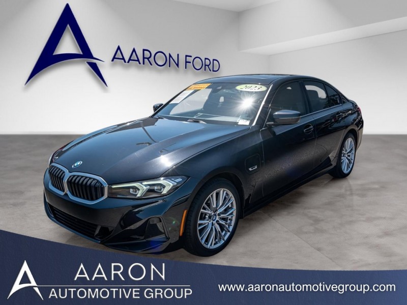 2023 BMW 3 Series 330e's photo