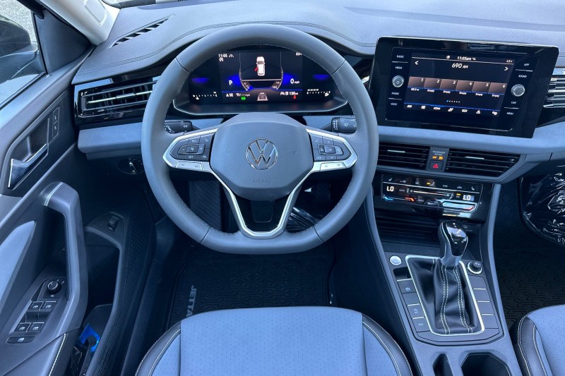 2026 Volkswagen Jetta SE - Photo 13