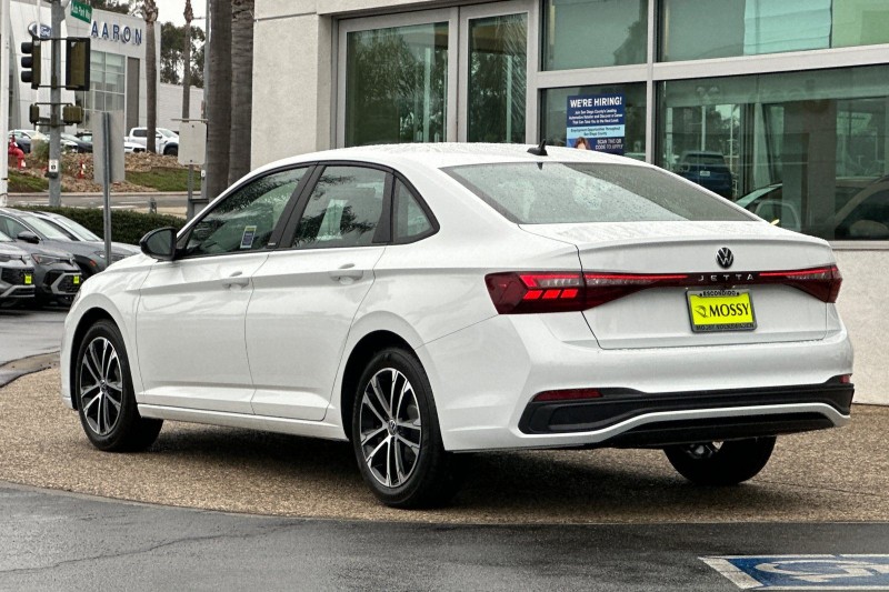 2026 Volkswagen Jetta Sport - Photo 6