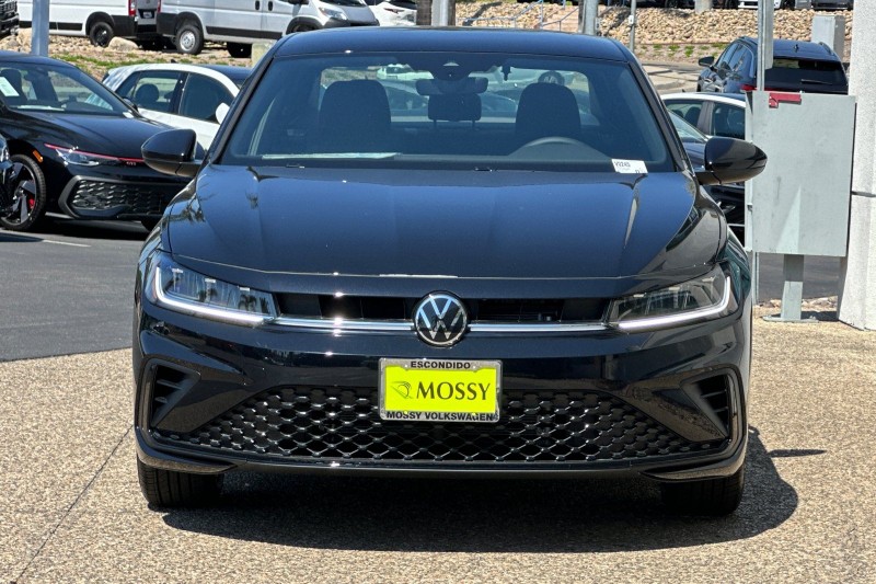 2025 Volkswagen Jetta 1.5T Sport 3VWBX7BU6SM099983