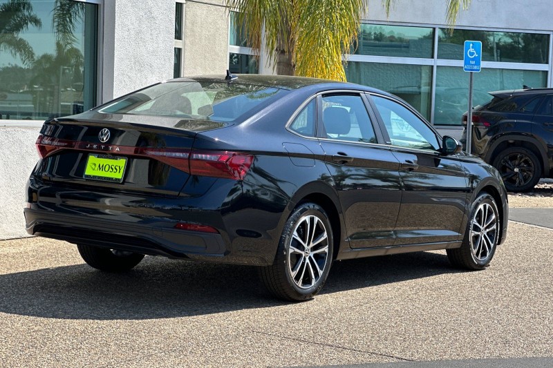 2025 Volkswagen Jetta 1.5T Sport 3VWBX7BU6SM099983
