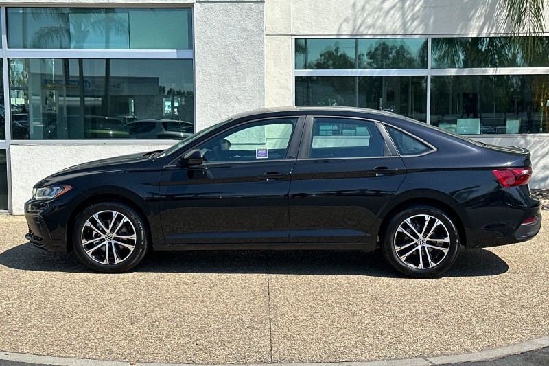 2025 Volkswagen Jetta 1.5T Sport 3VWBX7BU6SM099983