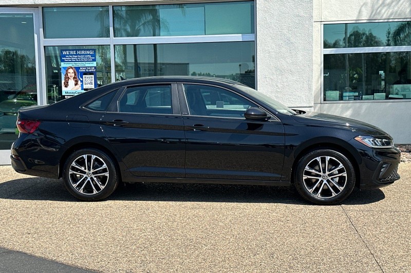 2025 Volkswagen Jetta 1.5T Sport 3VWBX7BU6SM099983