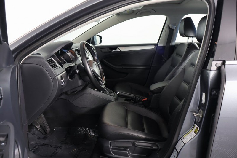 2017 Volkswagen Jetta 1.4T SE 3VWDB7AJ9HM266943