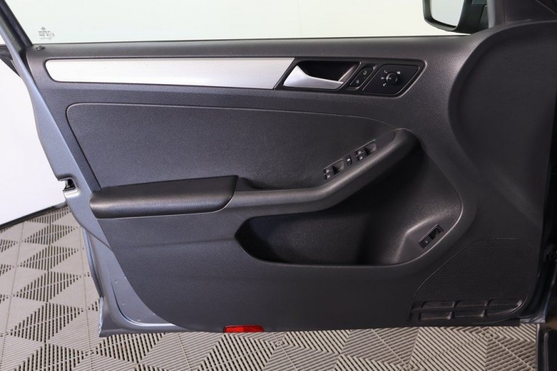 2017 Volkswagen Jetta 1.4T SE 3VWDB7AJ9HM266943