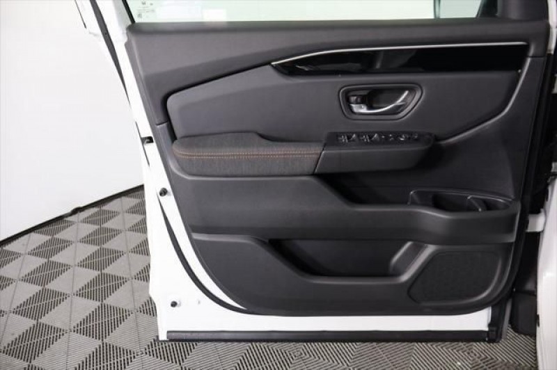 2025 Honda Pilot Sport 5FNYG1H37SB190340