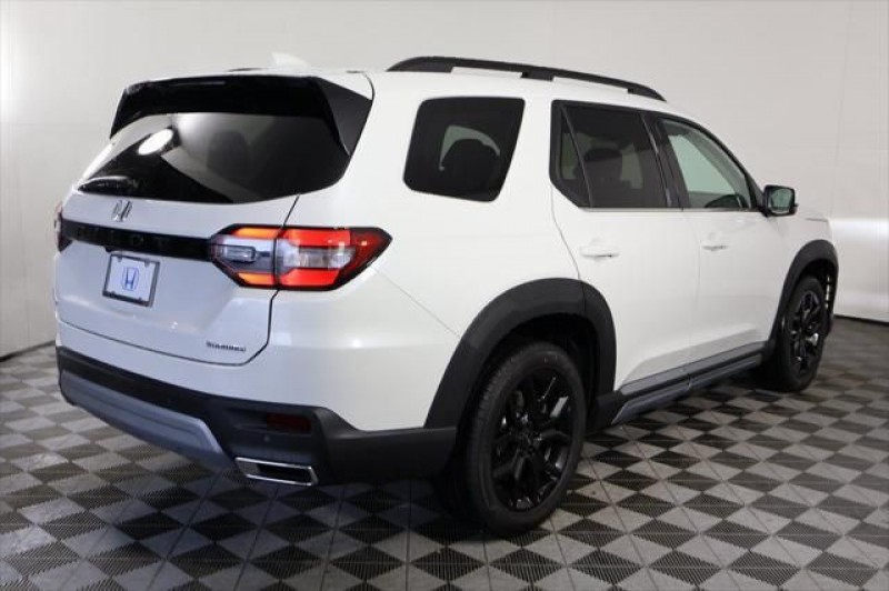 2025 Honda Pilot Touring 5FNYG1H75SB189366