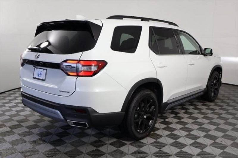 2025 Honda Pilot Touring 5FNYG1H77SB189370