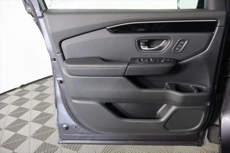 2025 Honda Pilot EX-L 5FNYG2H45SB046400