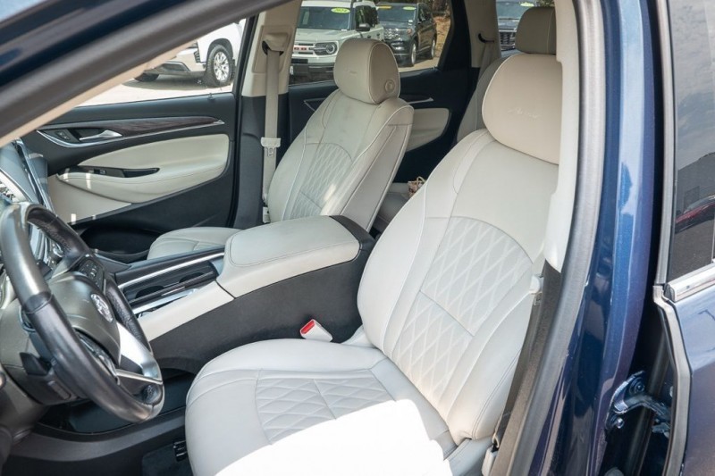 2022 Buick Enclave Avenir 5GAEVCKW1NJ164628