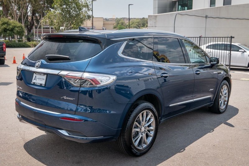 2022 Buick Enclave Avenir 5GAEVCKW1NJ164628
