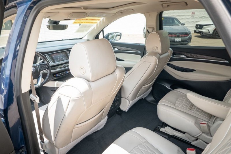 2022 Buick Enclave Avenir 5GAEVCKW1NJ164628
