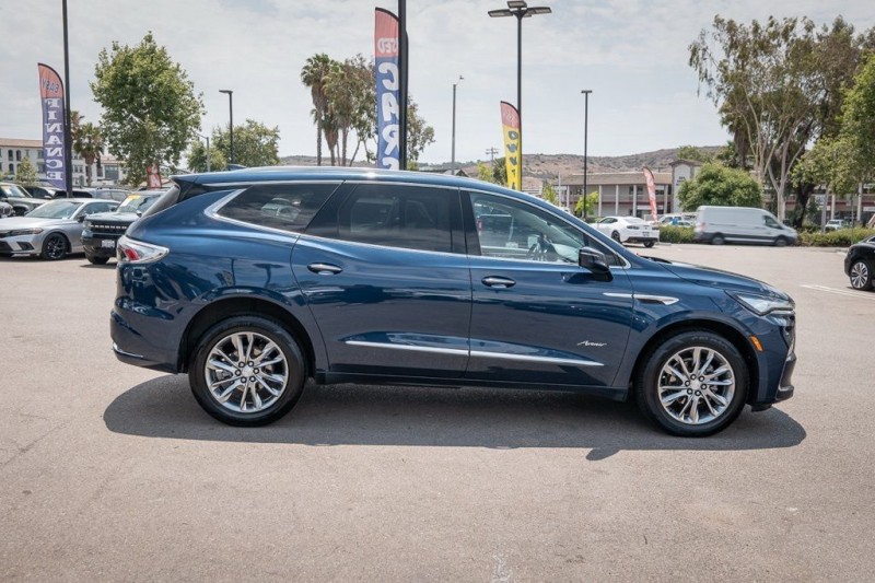 2022 Buick Enclave Avenir 5GAEVCKW1NJ164628