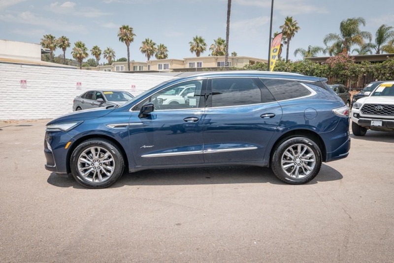 2022 Buick Enclave Avenir 5GAEVCKW1NJ164628