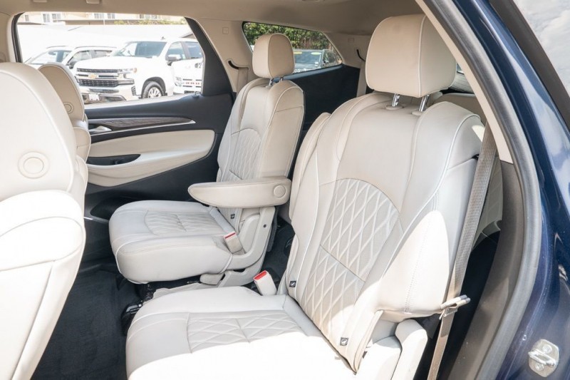 2022 Buick Enclave Avenir 5GAEVCKW1NJ164628