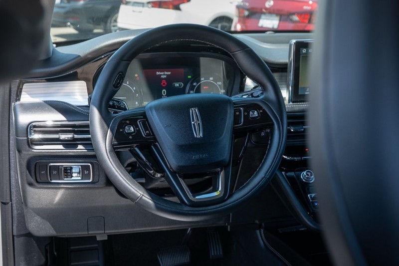 2022 Lincoln Corsair Standard 5LMCJ1C96NUL33788