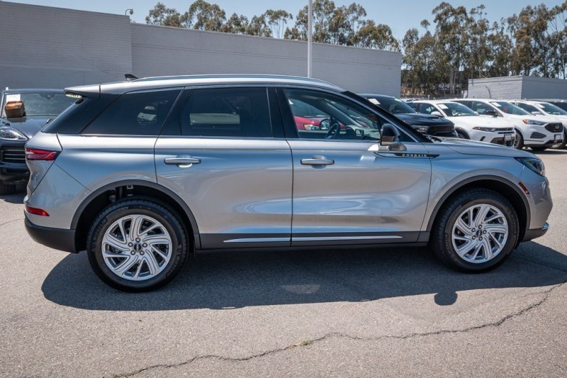 2022 Lincoln Corsair Standard 5LMCJ1C96NUL33788