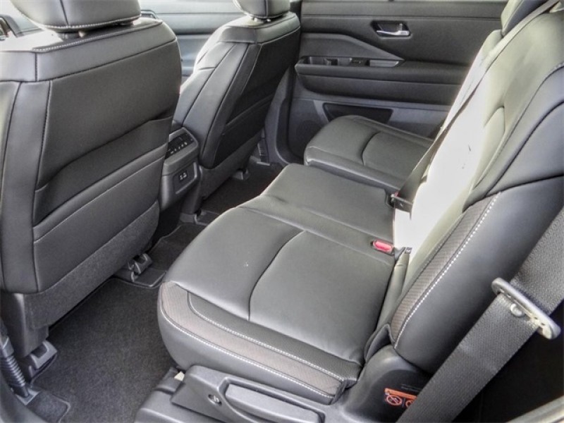 2022 Nissan Pathfinder SL 5N1DR3CA5NC262501 2022 Nissan Pathfinder SL 5N1DR3CA5NC262501