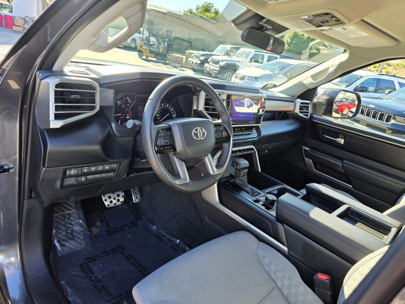 2024 Toyota Tundra 4WD SR5 5TFLA5DA9RX135699