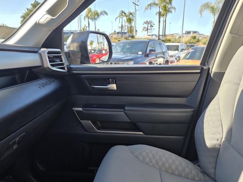2024 Toyota Tundra 4WD SR5 5TFLA5DA9RX135699