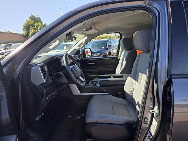 2024 Toyota Tundra 4WD SR5 5TFLA5DA9RX135699