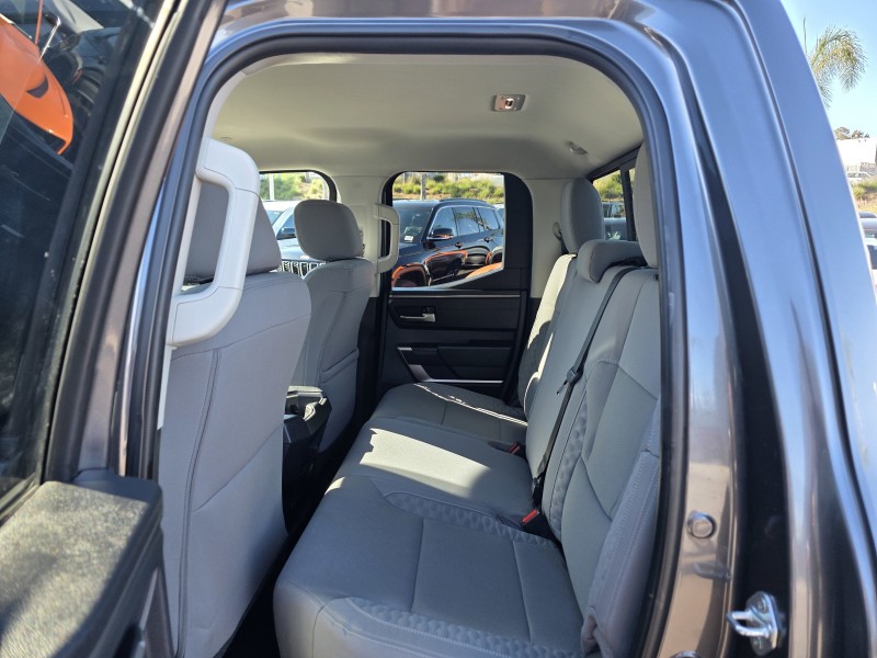 2024 Toyota Tundra 4WD SR5 5TFLA5DA9RX135699