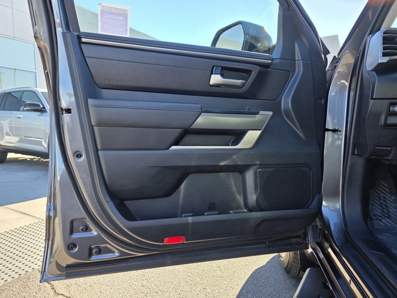 2024 Toyota Tundra 4WD SR5 5TFLA5DA9RX135699