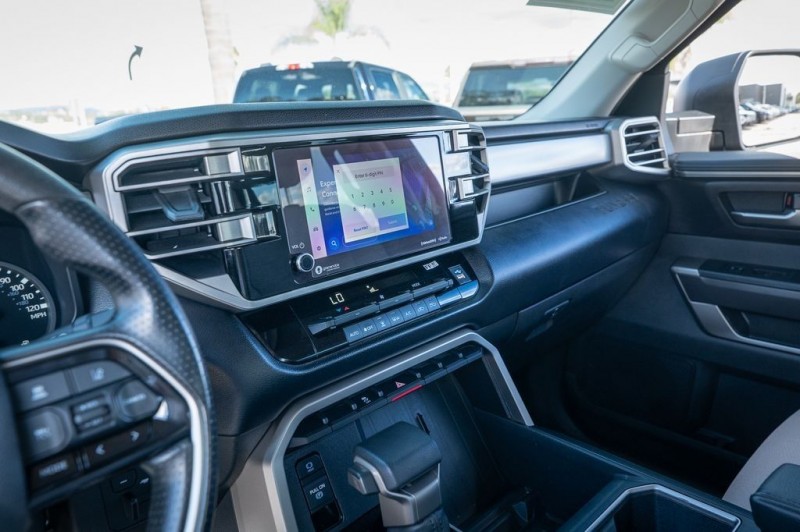2024 Toyota Tundra SR5 5TFLA5DB9RX172986