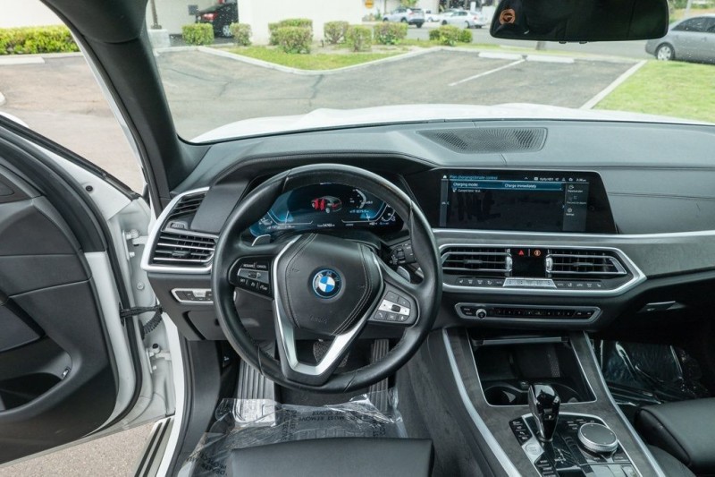 2022 BMW X5 xDrive45e 5UXTA6C08N9K14003