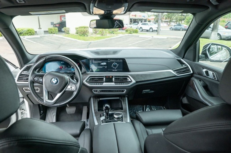 2022 BMW X5 xDrive45e 5UXTA6C08N9K14003