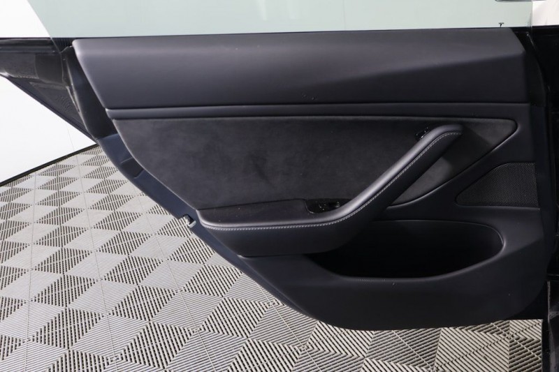 2018 Tesla Model 3 Mid Range 5YJ3E1EA5JF010919