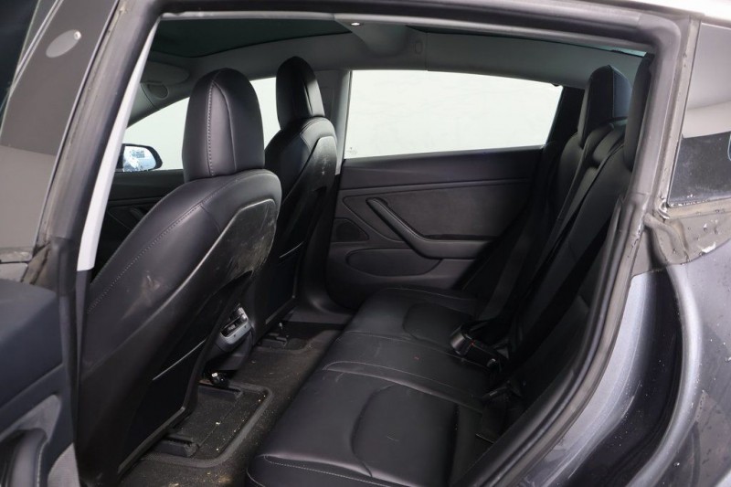2018 Tesla Model 3 Mid Range 5YJ3E1EA5JF010919