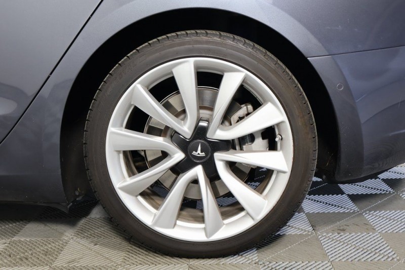 2018 Tesla Model 3 Mid Range 5YJ3E1EA5JF010919