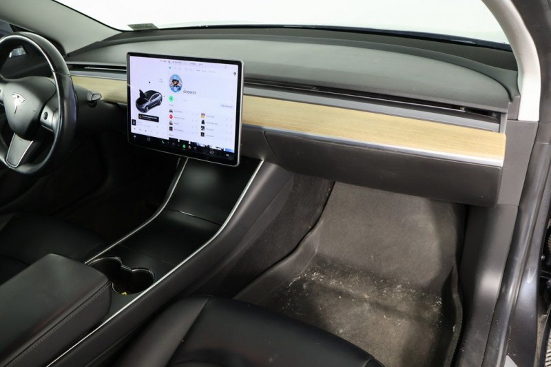 2018 Tesla Model 3 Mid Range 5YJ3E1EA5JF010919
