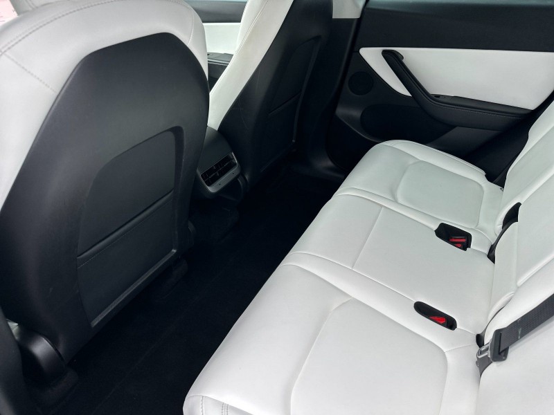 2022 Tesla Model Y Long Range 7SAYGAEE9NF346522