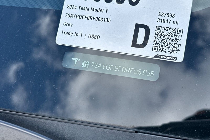 2024 Tesla Model Y Performance 7SAYGDEF0RF063135