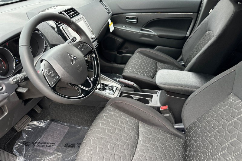 2025 Mitsubishi Outlander Sport  JA4ARUAU2SU007640