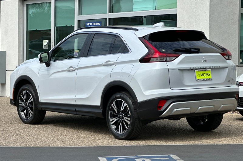 2025 Mitsubishi Eclipse Cross SE - Photo 6