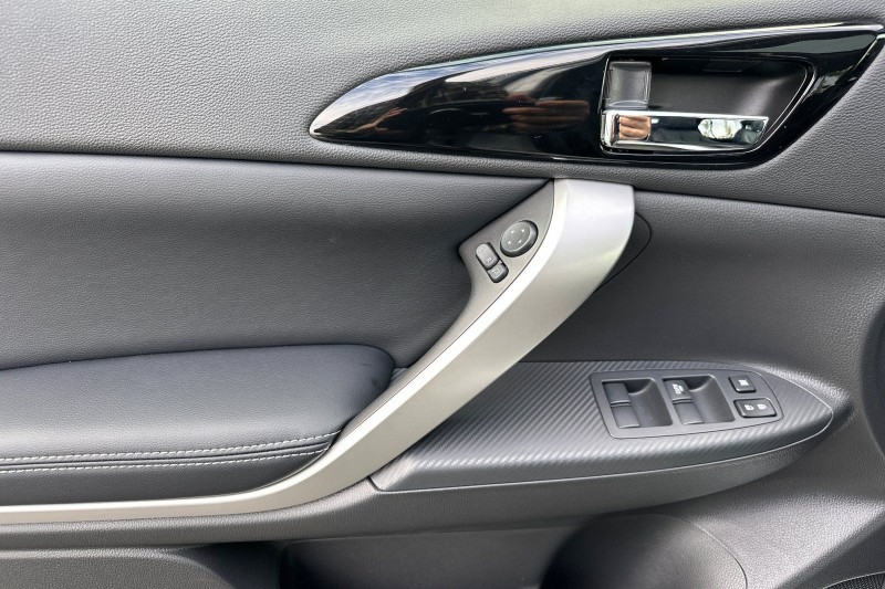 2025 Mitsubishi Eclipse Cross SE - Photo 10