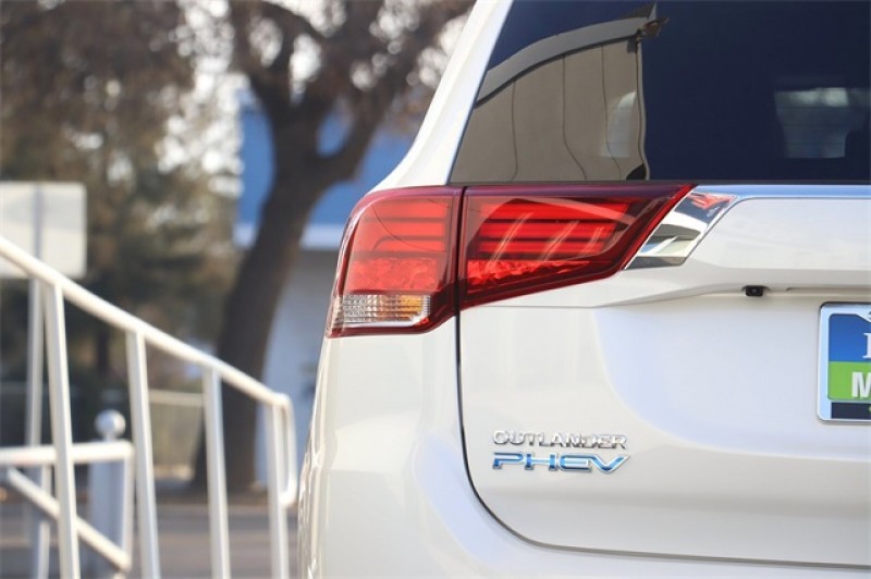 2022 Mitsubishi Outlander PHEV JA4J2VA70NZ050126 2022 Mitsubishi Outlander PHEV JA4J2VA70NZ050126