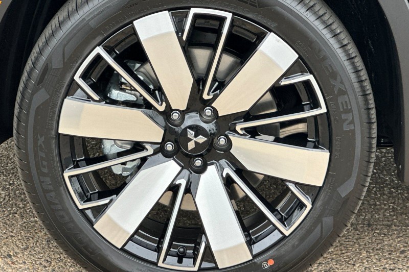 2025 Mitsubishi Outlander SE JA4J3VA82SZ048945