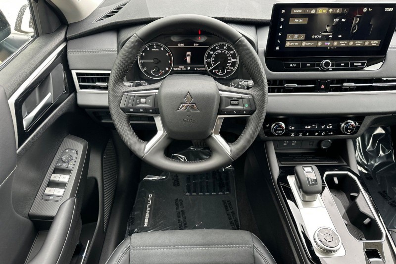 2025 Mitsubishi Outlander SE JA4J3VA82SZ048945