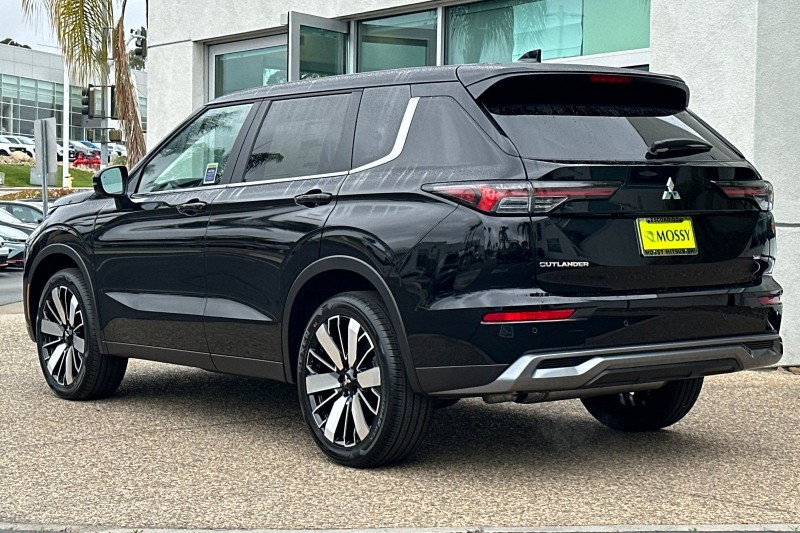 2025 Mitsubishi Outlander SE JA4J3VA82SZ048945