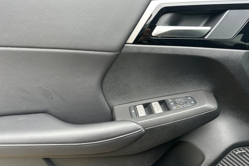 2025 Mitsubishi Outlander SE JA4J3VA82SZ048945