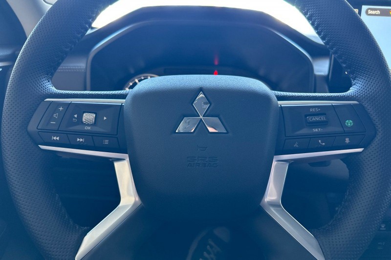 2025 Mitsubishi Outlander SE JA4J3VA83SZ048002