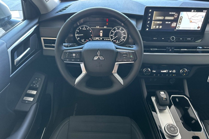 2025 Mitsubishi Outlander SE JA4J3VA83SZ048002