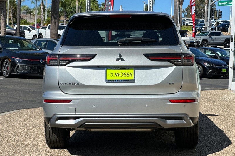 2025 Mitsubishi Outlander SE JA4J3VA83SZ048002