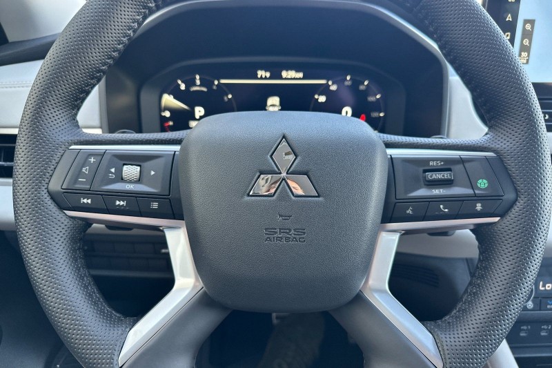 2025 Mitsubishi Outlander SEL - Photo 23