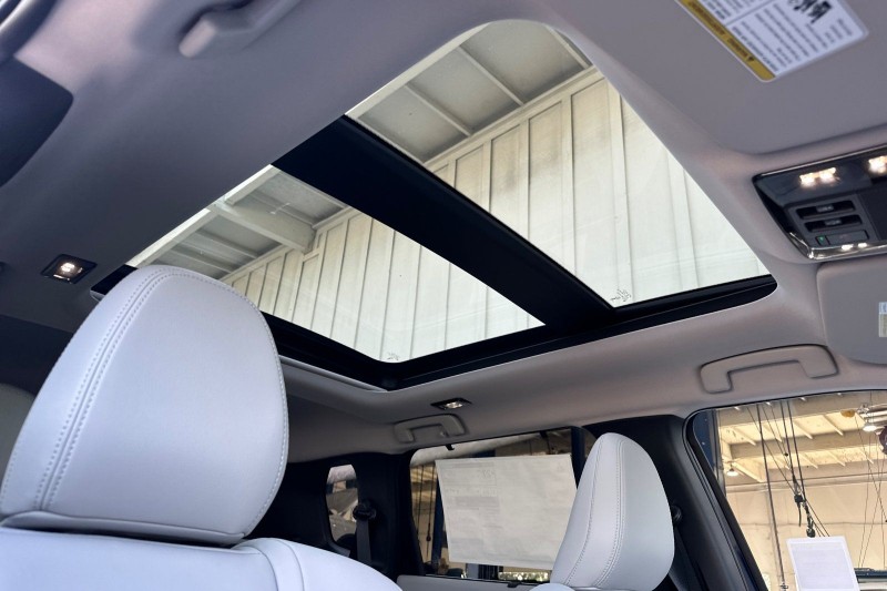 2025 Mitsubishi Outlander SEL - Photo 16