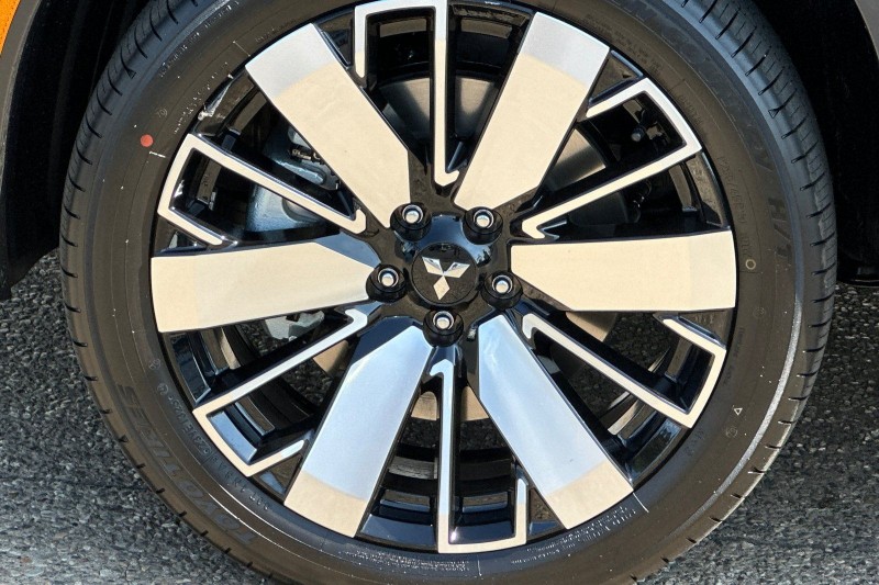 2025 Mitsubishi Outlander SEL - Photo 26